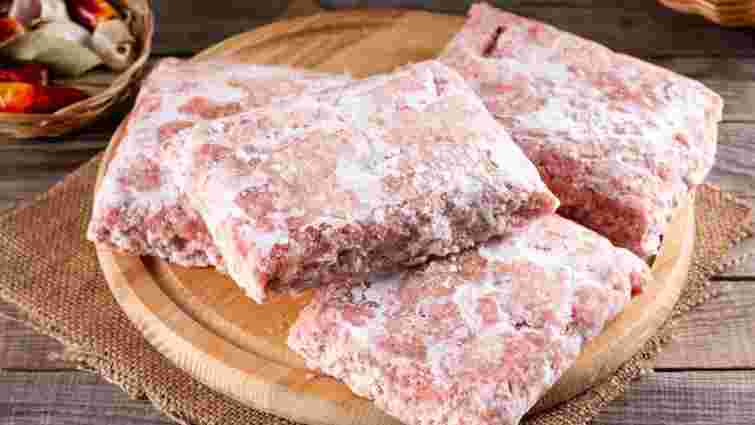 Вода, мікрохвильовка чи водяна баня: як швидко розморозити фарш