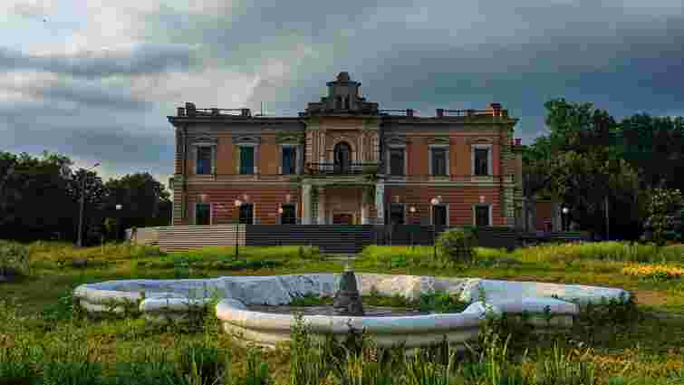 Росіяни знищили палац Харитоненків XIX ст. на Сумщині