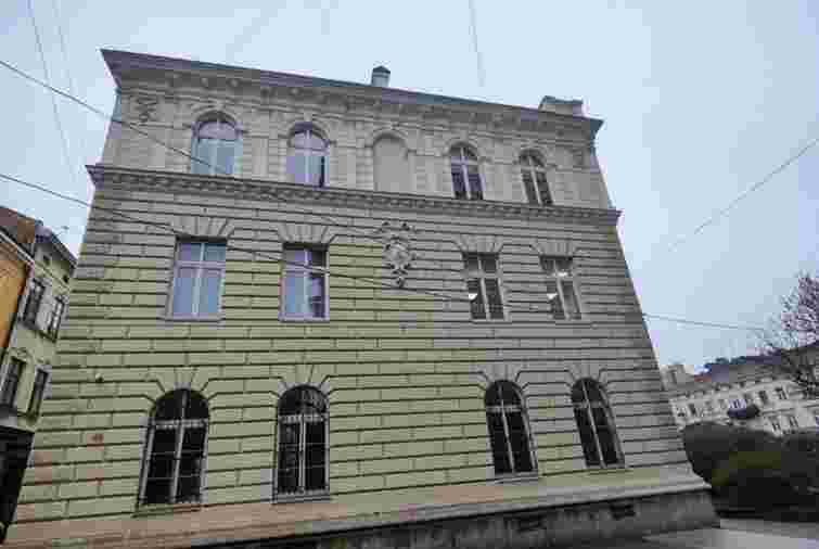 Приватизований Зіновієм Козицьким будинок у центрі Львова повернули державі