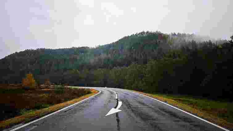 Помилитись може кожен: правильно писати «з ліва» чи «зліва», «з права», «зправа» чи «справа»