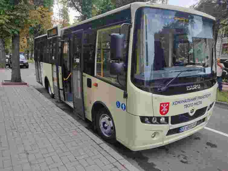  У поминальні дні в Хмельницькому збільшать кількість транспорту до кладовищ