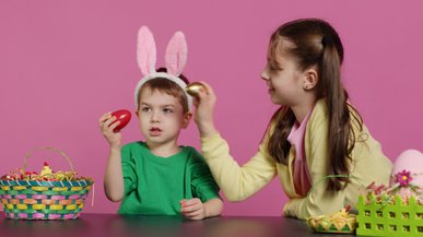 Вітати зі «святом» чи «свʼятом»: як правильно писати за новим правописом