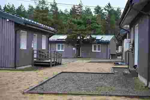 На Буковині облаштували модульне містечко для переселенців на 20 будинків