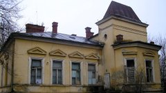 Суд зобов’язав власника вілли Коннера в Мукачеві укласти охоронний договір