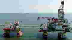 Сили оборони уразили дві бурові установки росіян у Каспійському морі