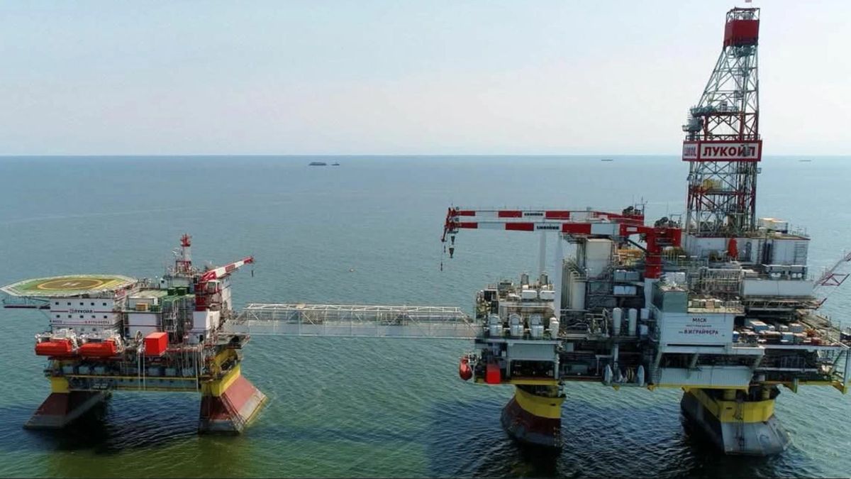 Сили оборони уразили дві бурові установки росіян у Каспійському морі