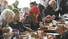 У Львові провели Великодній сніданок для людей у потребі