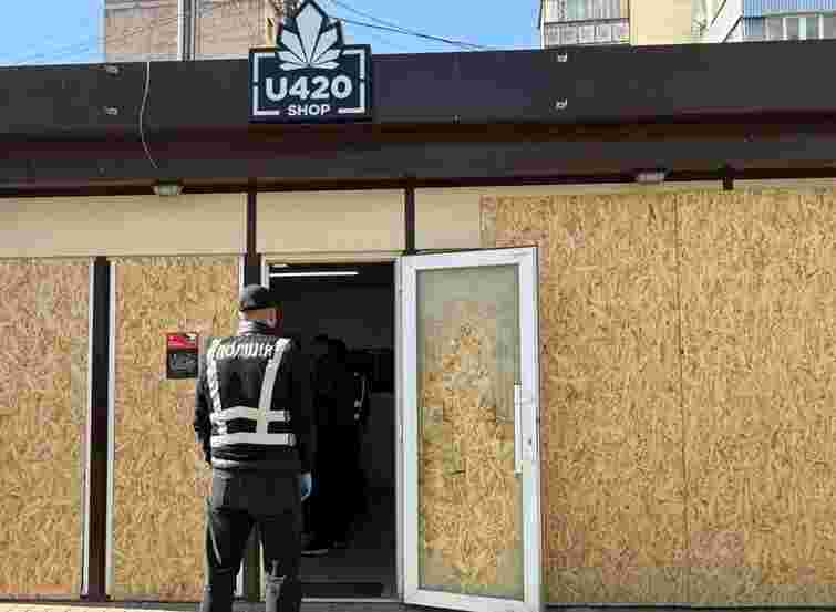 Поліція проводить обшуки у мережі магазинів U420 по всій Україні