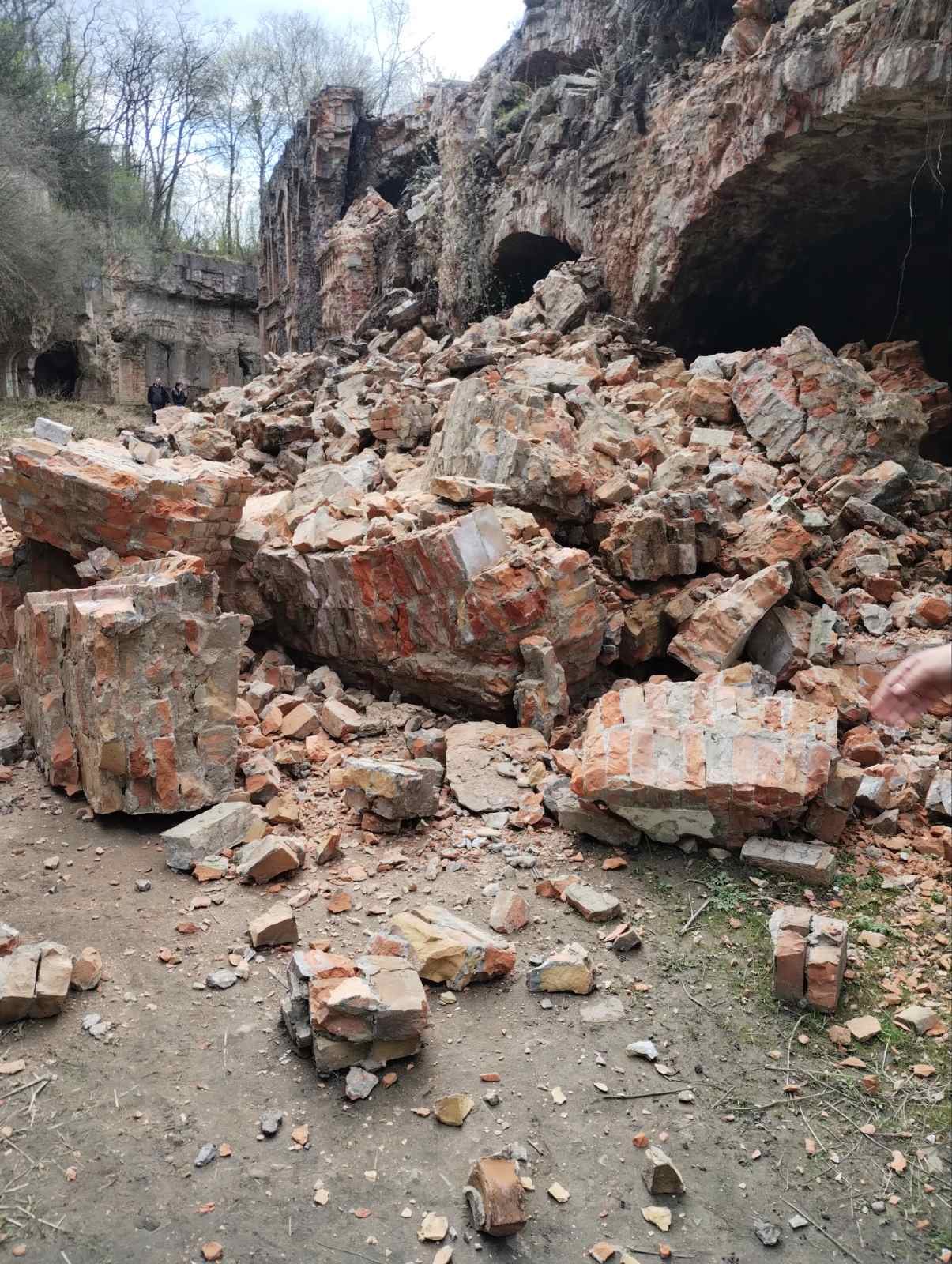 Наслідки обвалу Тараканівського форту (фото Андрія Швачка)