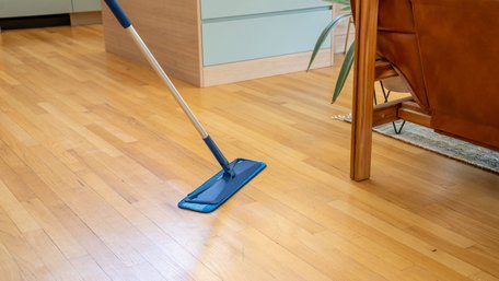 Підлога бруднішає після миття: ось три головні помилки, яких ви припустилися