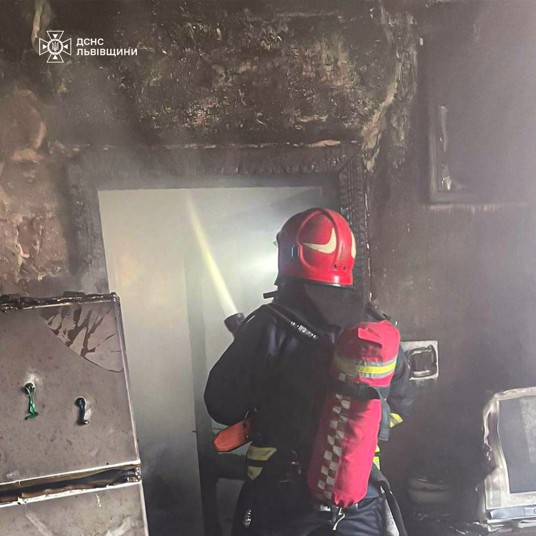 Пожежа охопила близько 30 кв м площі будинку