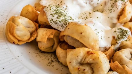 Усі попросять добавки: як смачно посмажити пельмені