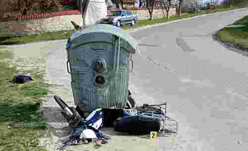 На Львівщині внаслідок зіткнення з сміттєвим баком загинув 67-річний скутерист