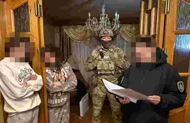 У Харкові ДБР викрило наркобізнес з мільйонними прибутками, що діяв під прикриттям правоохоронця