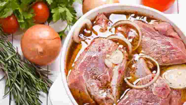 Додайте звичайну гірчицю в маринад: як це вплине на шашлик