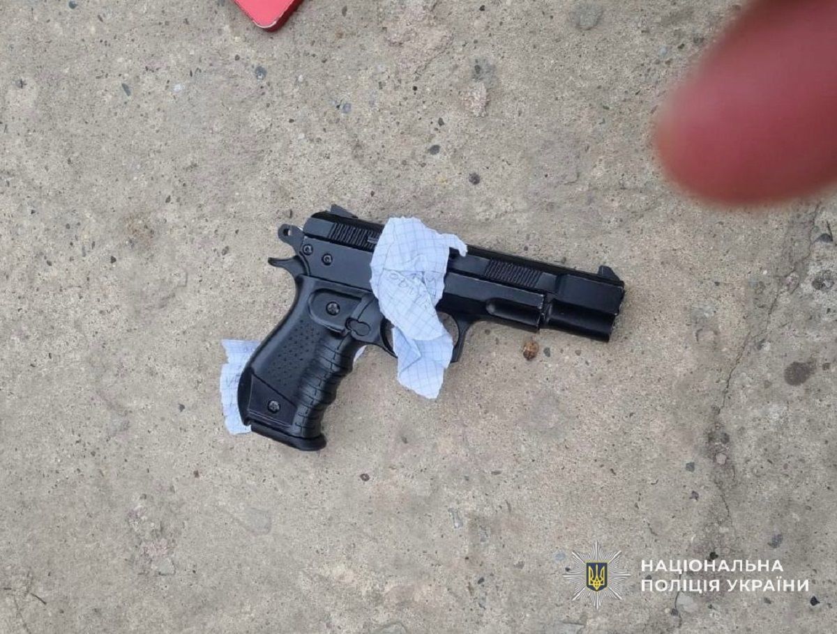 Дев’ятикласник під час уроку влаштував стрілянину на Закарпатті