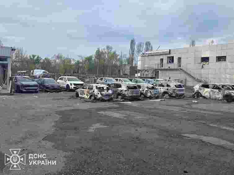 Через удар РФ по автоцентру в Києві загинули двоє його співробітників