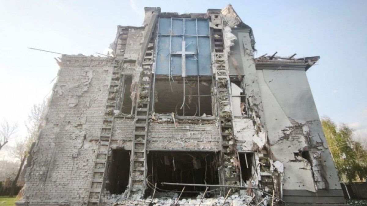 Росіяни вдарили керованою авіабомбою по церкві з людьми всередині