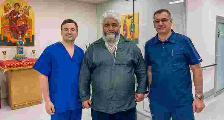 Онкологи Львова прооперували складний випадок рецидивного раку  у священника з Хмельниччини