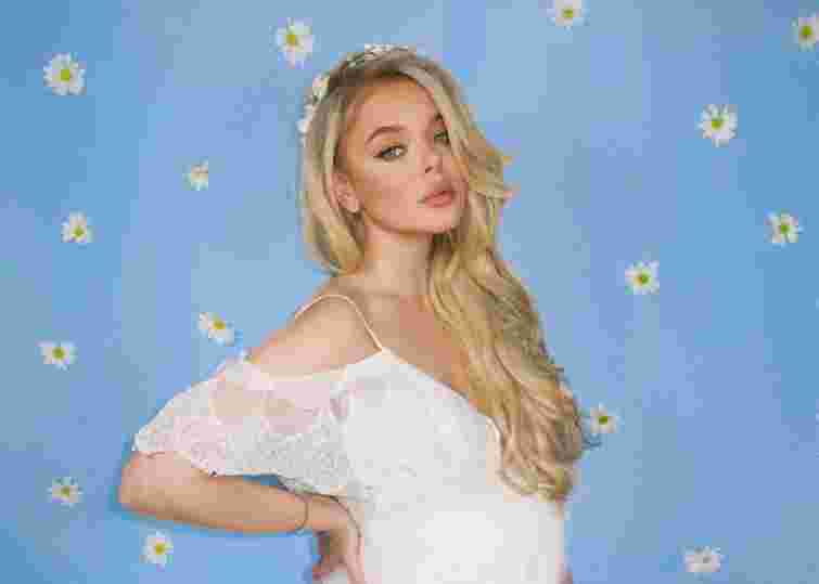 Співачка та акторка Аліна Гросу вперше стала мамою