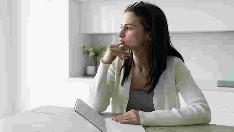 Можливі обидва варіанти: коли пишемо «незліченний», а коли «незлічений»