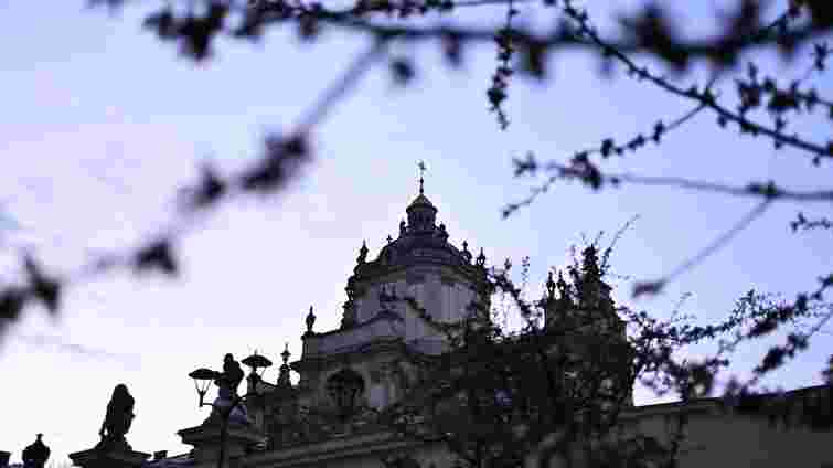 Чи буде похолодання на Провідну неділю: прогноз синоптиків на вихідні у Львові