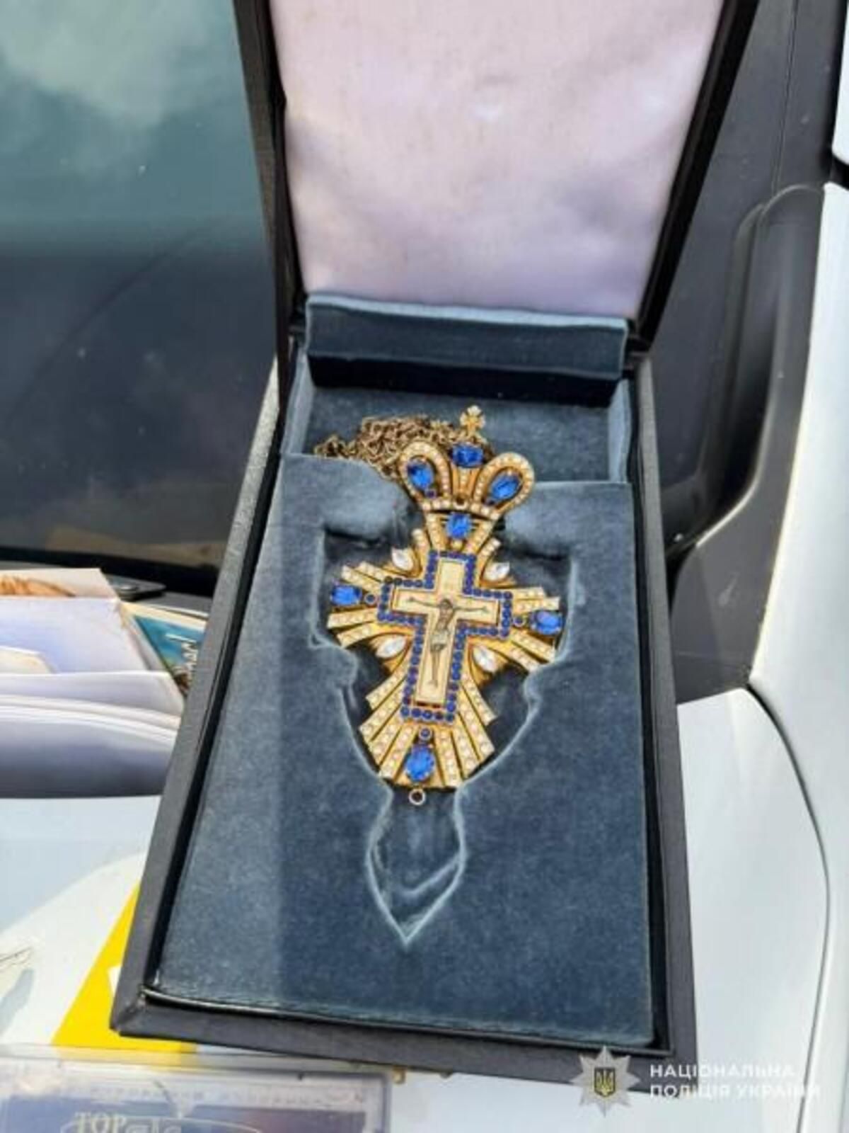 Суд відправив у психіатричну лікарню іванофранківця, який викрав хрест із церкви Львівщини