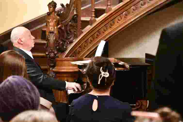 Екскерівник Одеської опери взяв участь у концерті на честь радянської армії