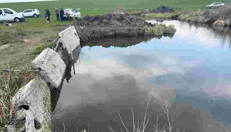 У ставку на Тернопільщині втопився чотирирічний хлопчик