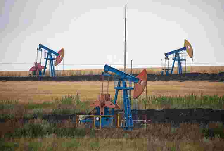 США скасували санкції на купівлю російської нафти ще на місяць 