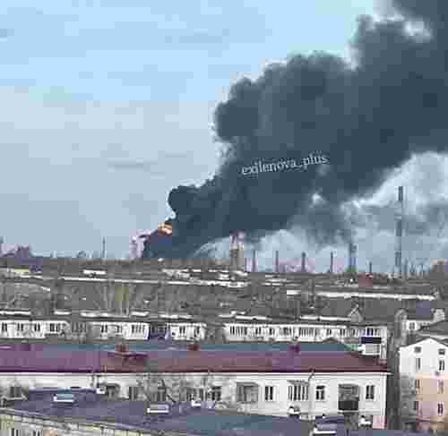 Безпілотники завдали удару по нафтооб'єктах в РФ та Криму 