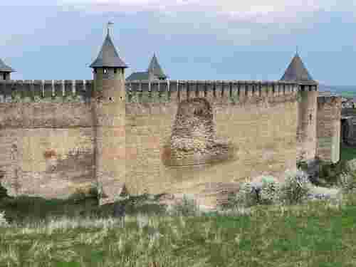 У Хотинській фортеці обвалилася частина стіни