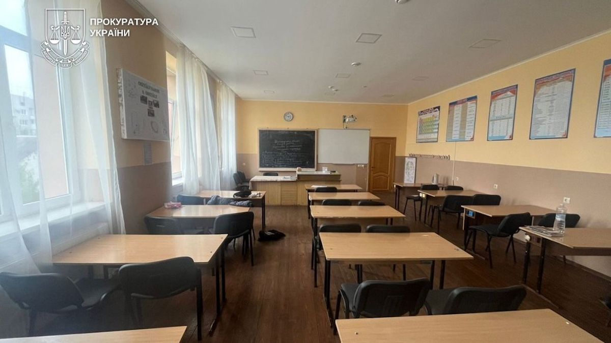 Суд на Закарпатті відправив під варту девʼятикласника, який влаштував стрілянину під час уроку