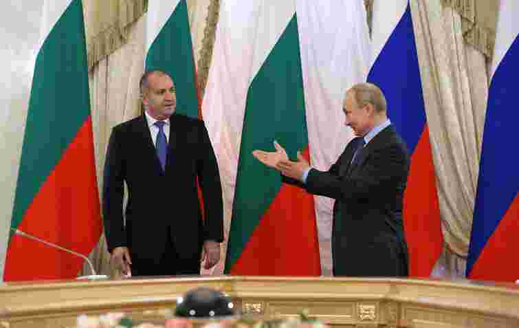 На парламентських виборах в Болгарії лідирує партія проросійського експрезидента Румена Радева