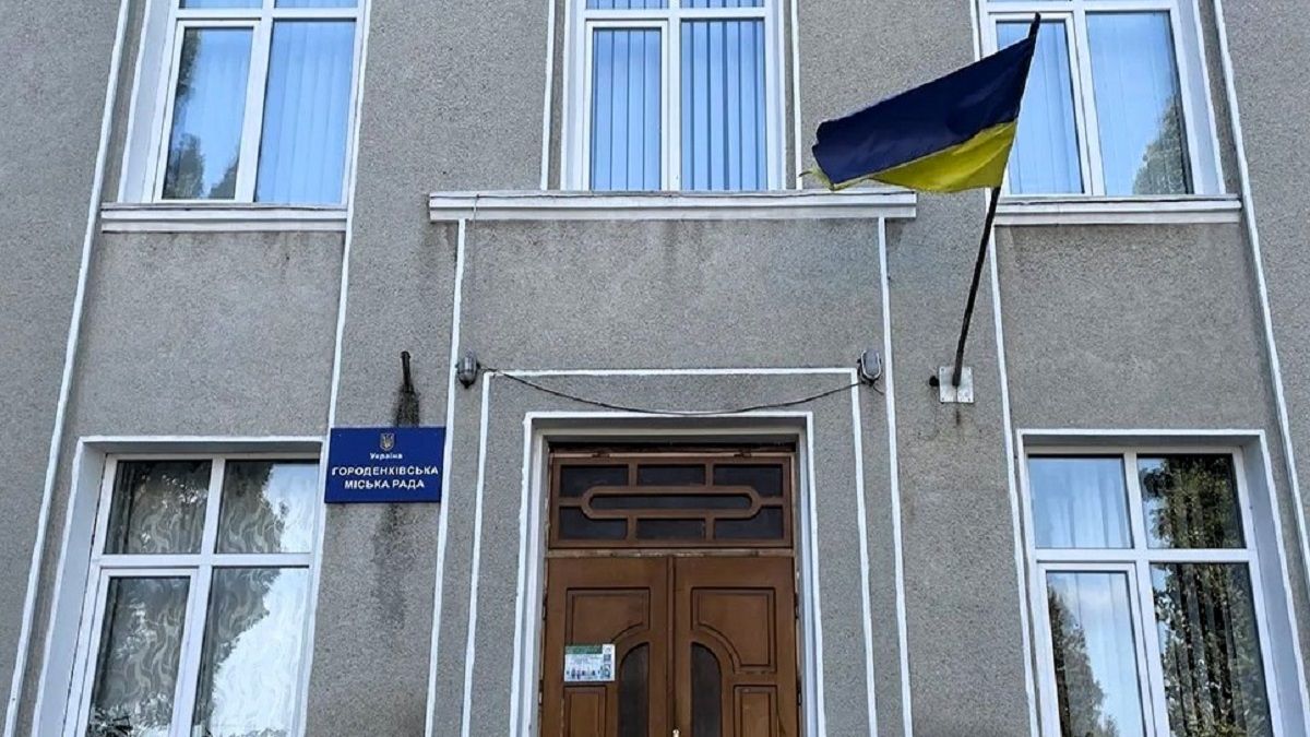Поліція оголосила підозру колишній бухгалтерці скандального відділу освіти на Прикарпатті