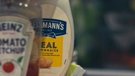 Різниця величезна: скільки можна зберігати магазинний і домашній майонез у холодильнику
