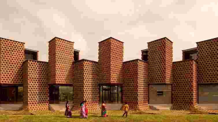 В Індії відкрили незвичний ресторан із використаних морських контейнерів