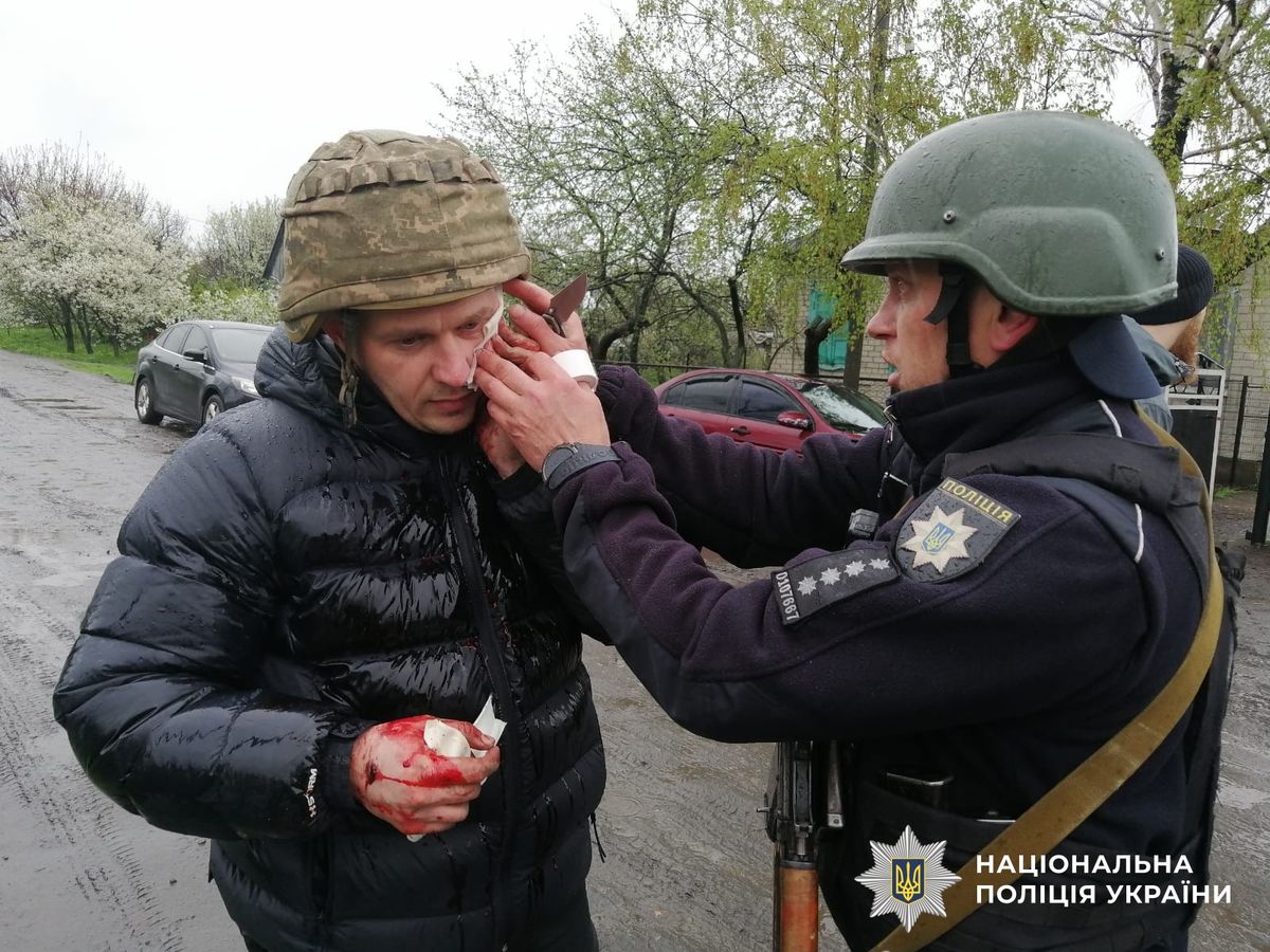 На Дніпропетровщині пʼяний чоловік кинув дві гранати в наряд поліції