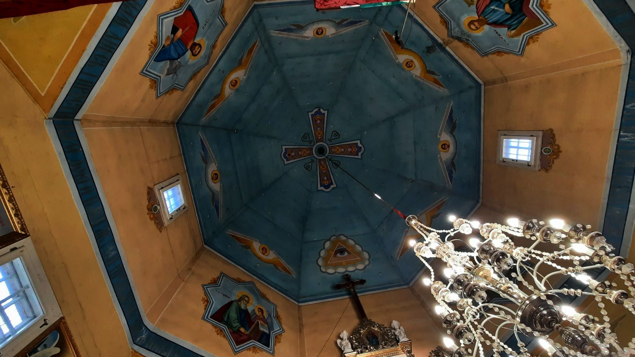 Купол церкви всередині