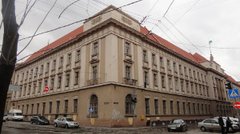 Прокуратура через суд хоче забрати в «Укрпошти»  будівлю головної пошти у Львові