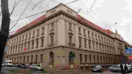 Прокуратура через суд хоче забрати в «Укрпошти»  будівлю головної пошти у Львові