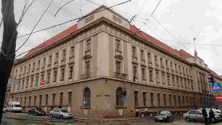 Прокуратура через суд хоче забрати в «Укрпошти»  будівлю головної пошти у Львові