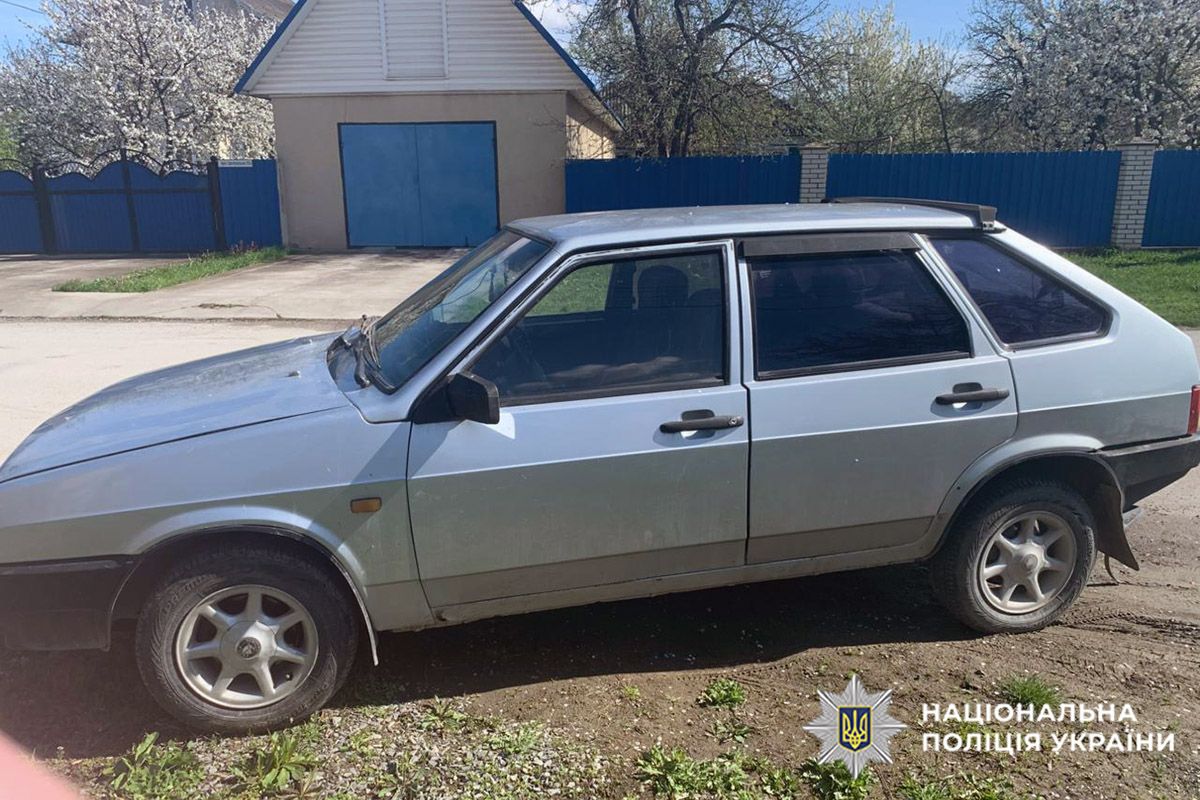 Водійка ВАЗу заднім ходом збила 6-річного сина на Хмельниччині