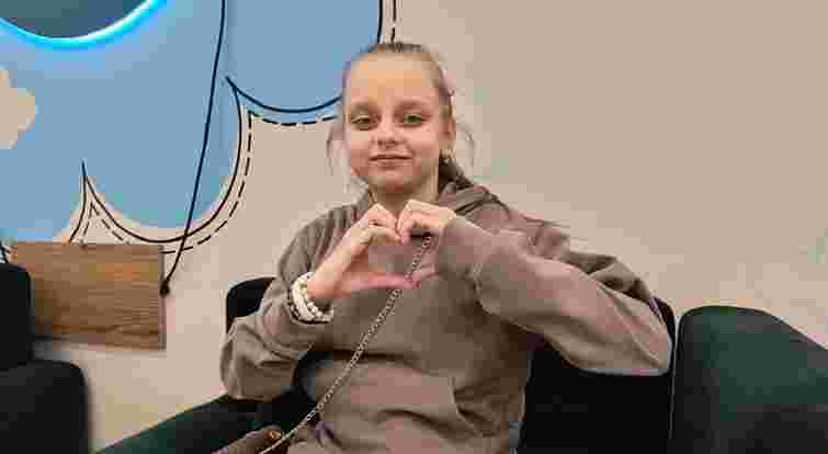 13-річній харків’янці у Львові пересадили  нирку від тата і частину печінки від мами