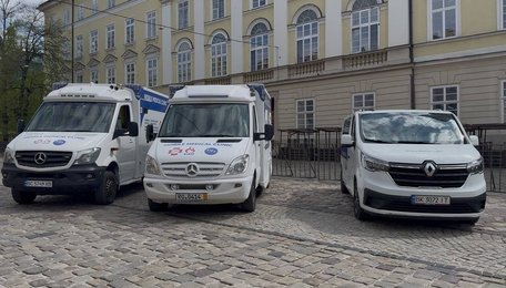 У Львові тайванці передали мобільний стоматологічний комплекс для лікування військових