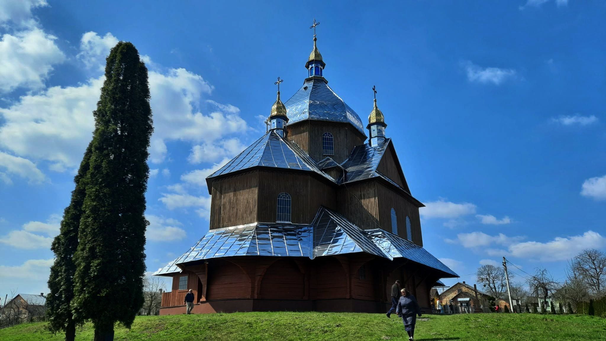 Ракобовти: дерев’яна церква, паломницький маршрут і могила стигматика