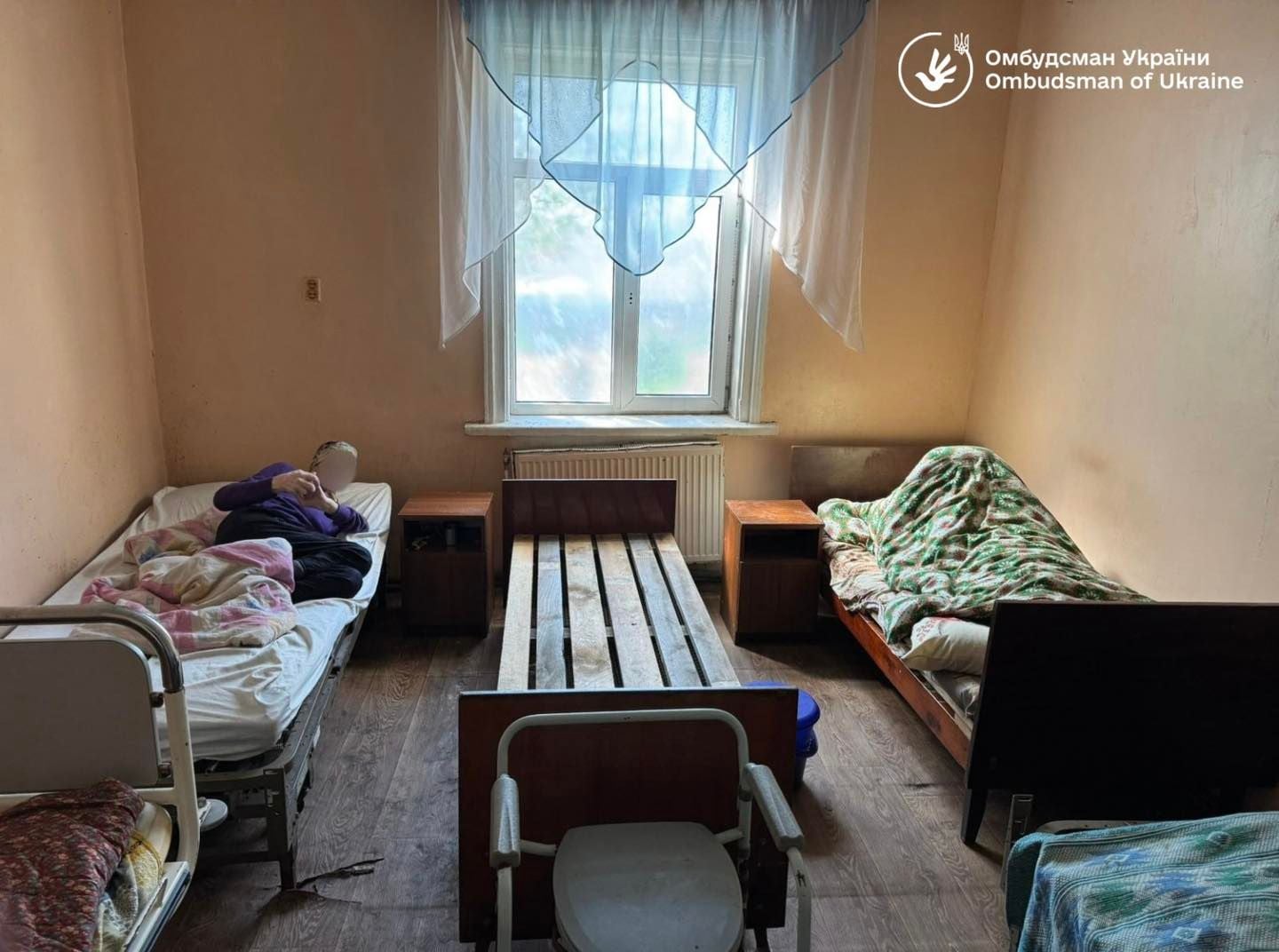 Одна з кімнат у Ліщанському домі милосердя  (фото представництва омбудсмена у Хмельницькій області)