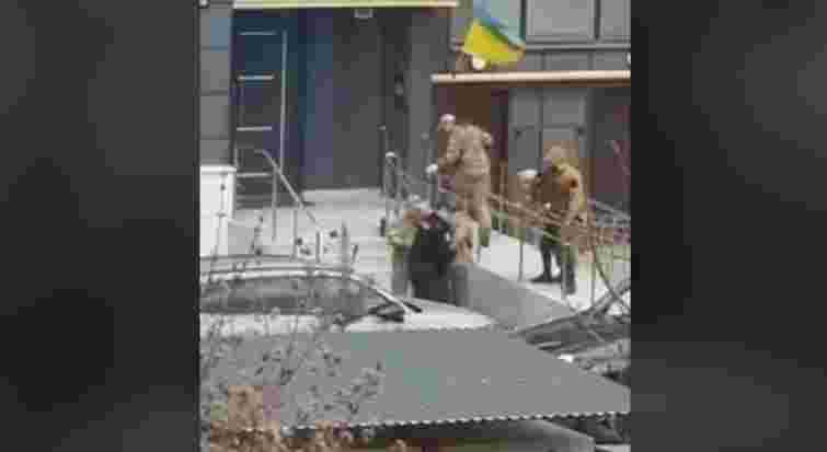 Позашляховик ТЦК у Львові збив пішохідку, яка перешкоджала мобілізації чоловіка