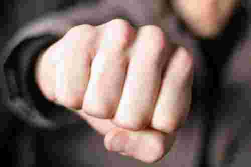 Підліток на Тернопільщині до смерті побив шваброю чоловіка з інвалідністю