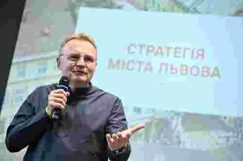 Мер Львова вимагає не допустити забудови території біля аеропорту